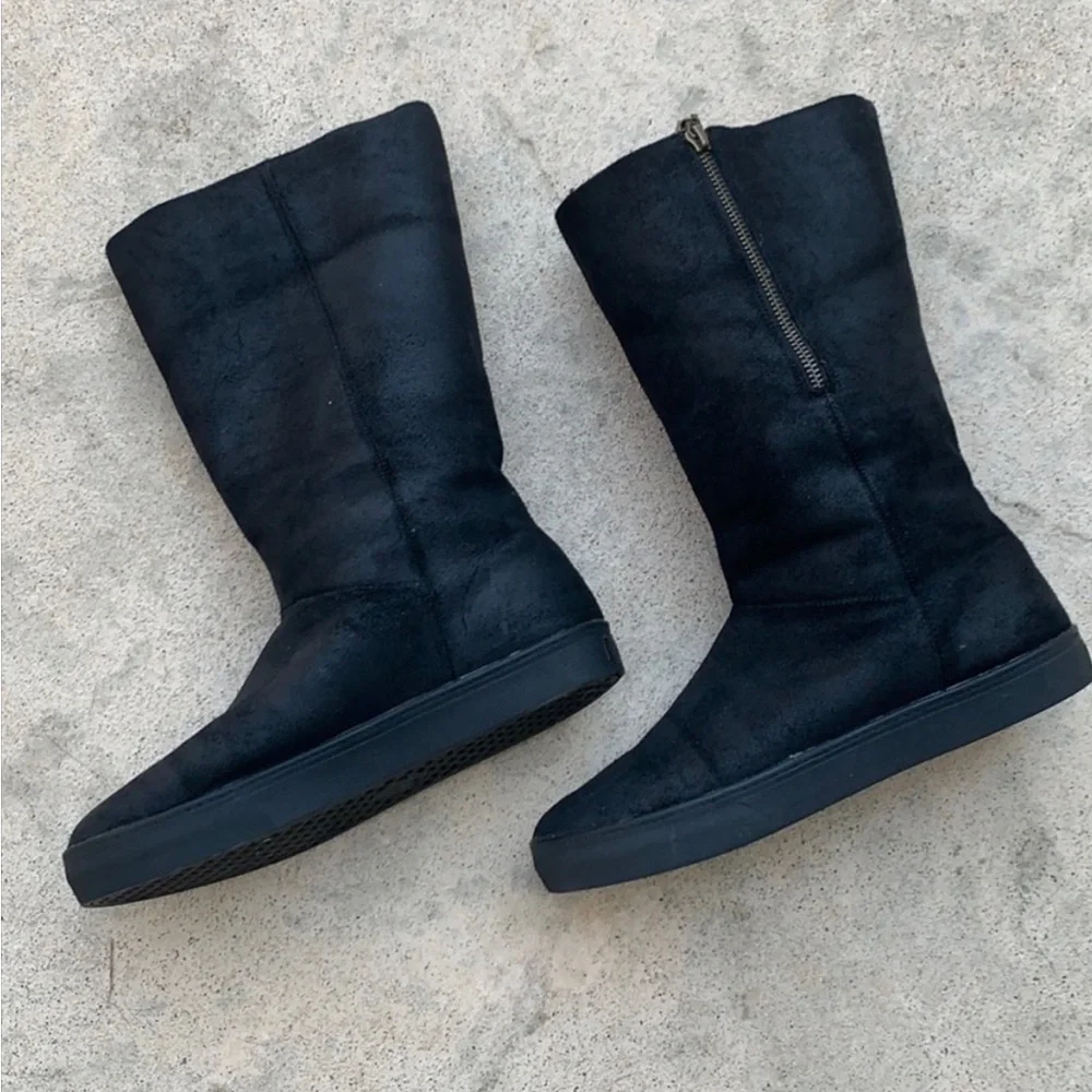Elliot Lucca Women's Prima Suede Side Zip Lined Boots Size 9